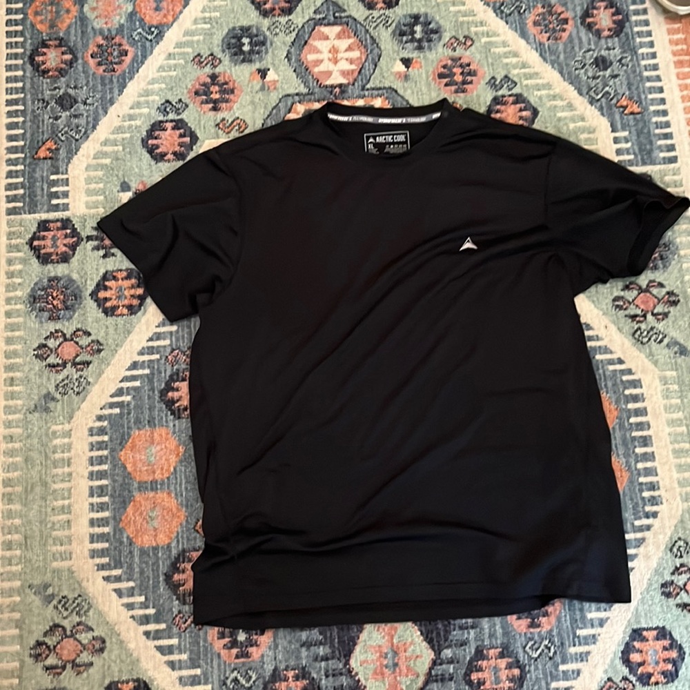 Athletic short sleeve.